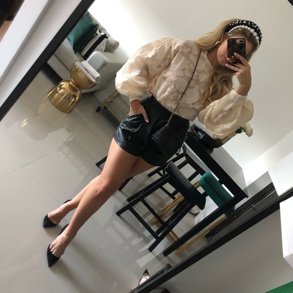 Forever 21 Tops - Forever 21 Blouse